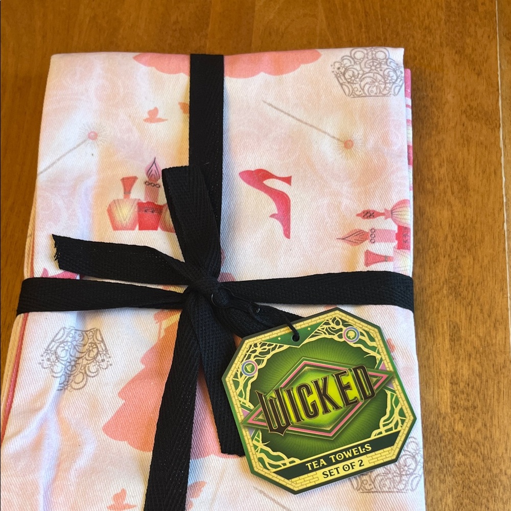 Williams Sonoma Pink and White Tea Towels